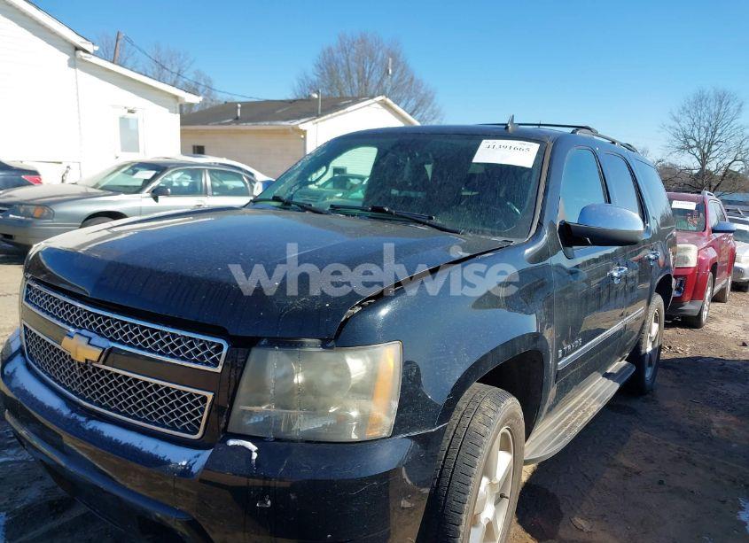 Photo 2 of 2009 Chevrolet Tahoe LTZ (VIN 1GNFC33J69R260104)