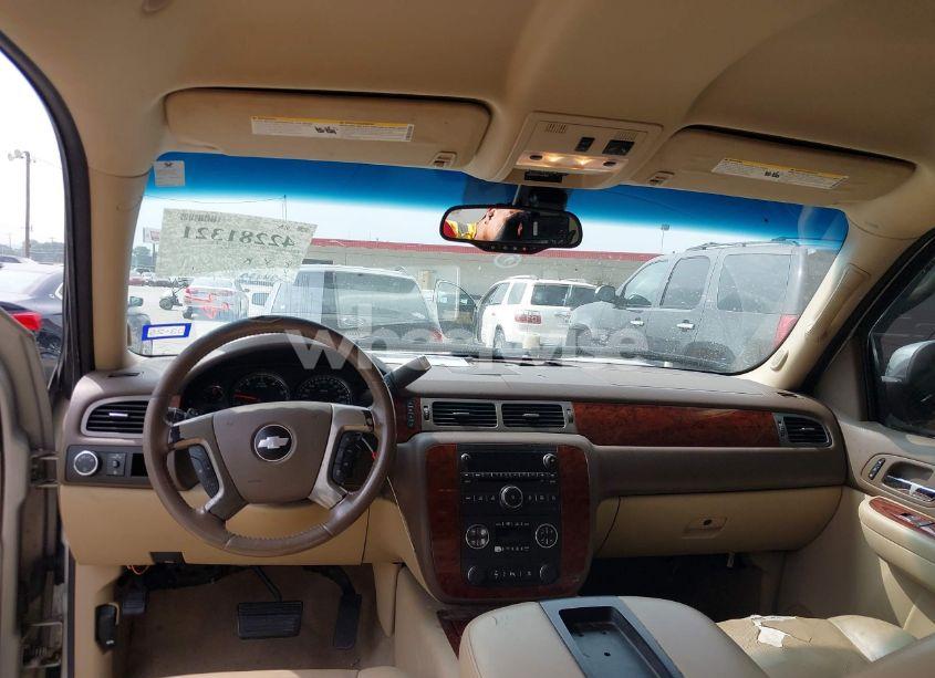 Photo 19 of 2009 Chevrolet Tahoe LTZ (VIN 1GNFC33J79R173652)