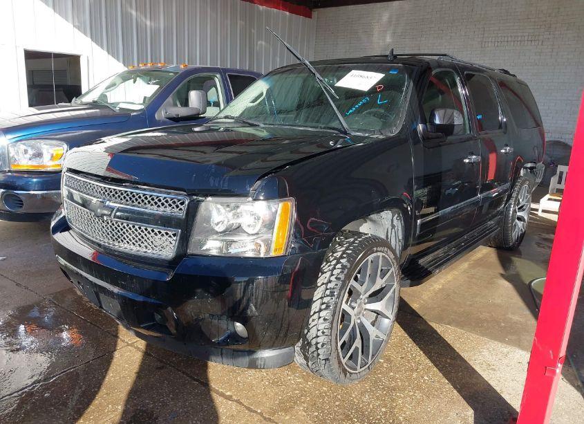 Photo 2 of 2009 Chevrolet Suburban 1500 LTZ (VIN 1GNFC36019R183497)