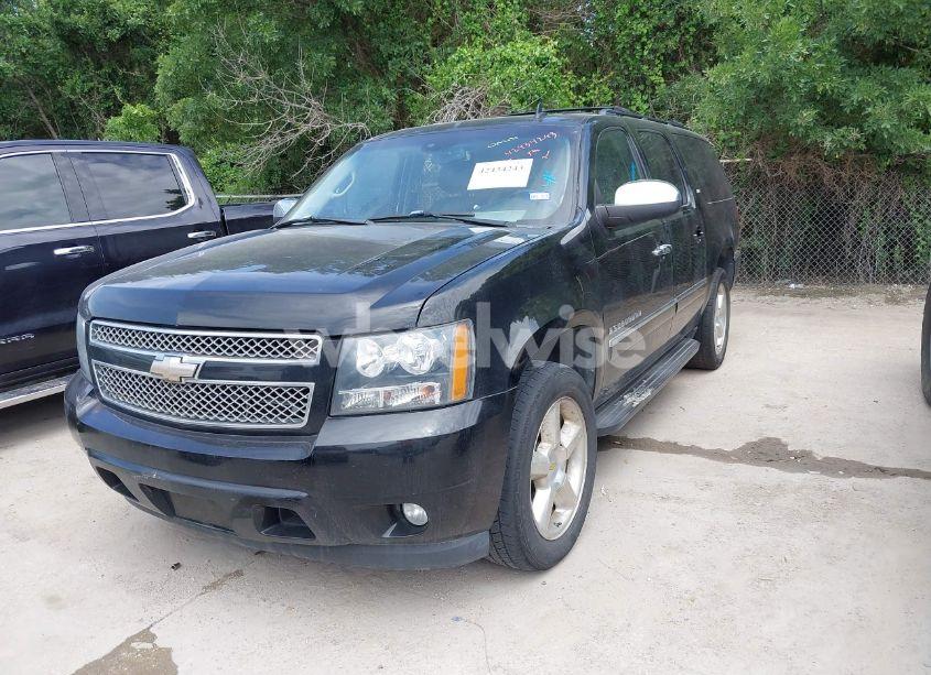 Photo 2 of 2009 Chevrolet Suburban 1500 LTZ (VIN 1GNFC36089J109816)