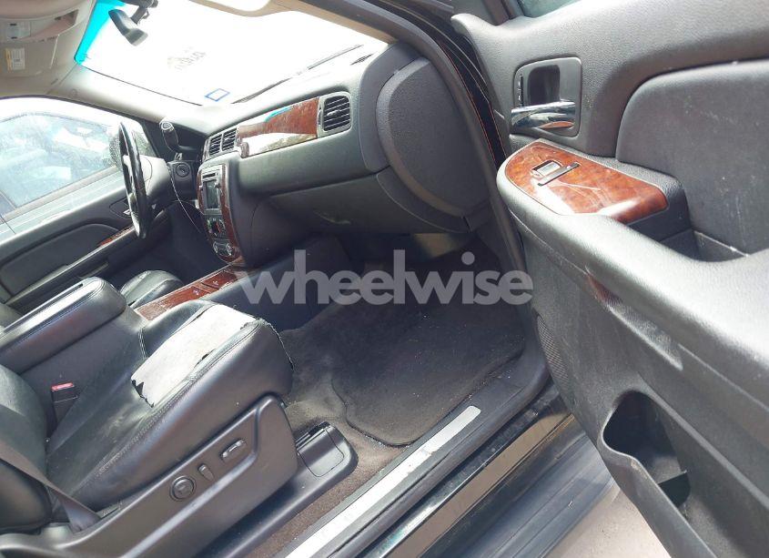 Photo 5 of 2009 Chevrolet Suburban 1500 LTZ (VIN 1GNFC36089J109816)