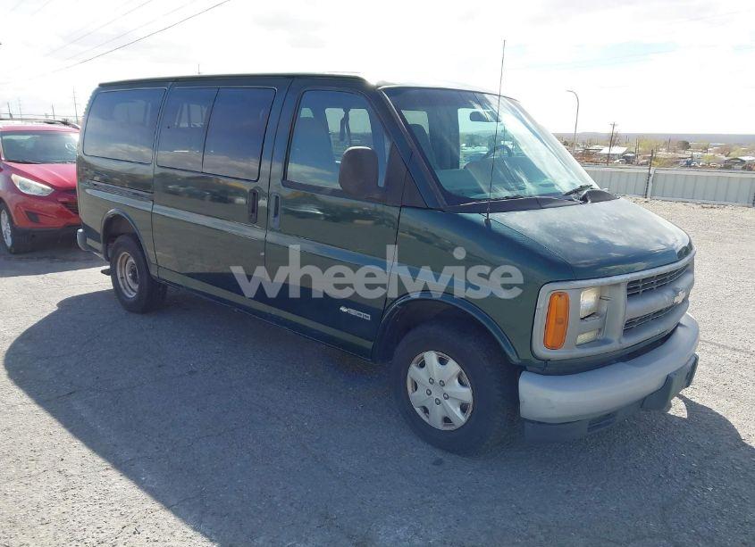 2002 Chevrolet Express (VIN 1GNFG15M021201487) main photo