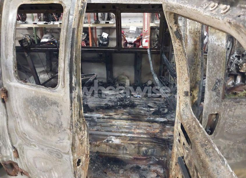 Photo 8 of 2005 Chevrolet Express (VIN 1GNFG15T751202874)