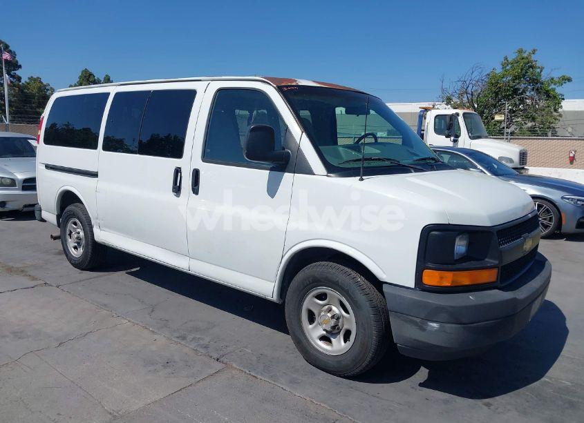 2003 Chevrolet Express (VIN 1GNFG15T831209457) main photo