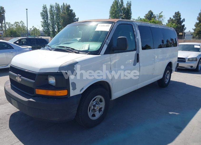 Photo 2 of 2003 Chevrolet Express (VIN 1GNFG15T831209457)