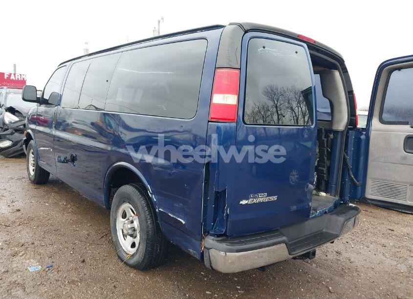 Photo 3 of 2003 Chevrolet Express (VIN 1GNFG15X131164252)