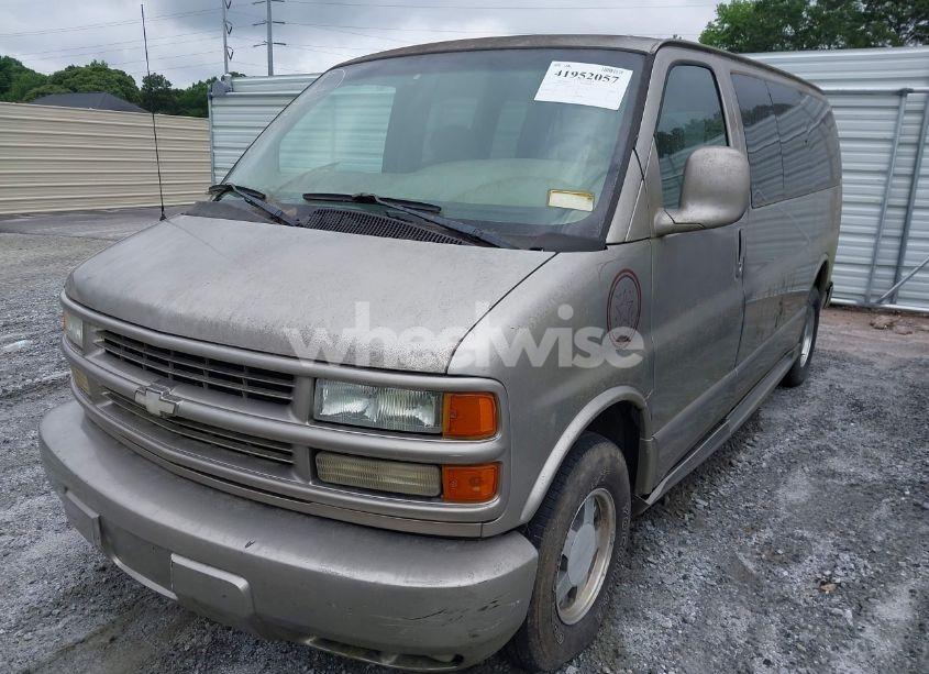 Photo 2 of 2001 Chevrolet Express LT (VIN 1GNFG65R511224707)