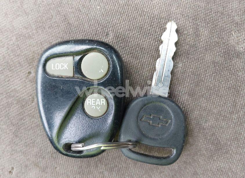 Photo 11 of 2002 Chevrolet Express LT (VIN 1GNFG65R521157513)