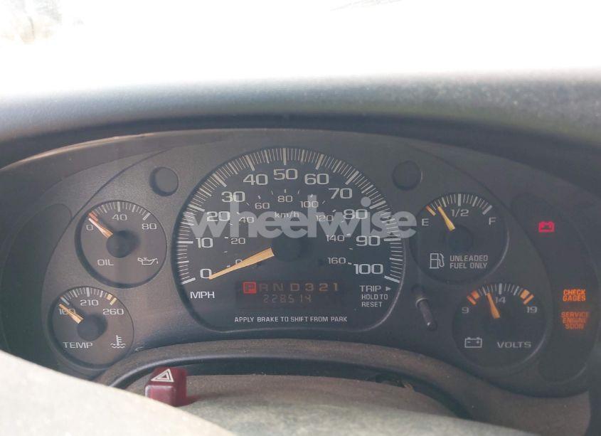 Photo 7 of 2002 Chevrolet Express LT (VIN 1GNFG65R521157513)