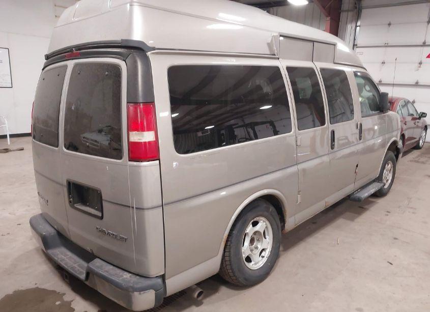 Photo 4 of 2005 Chevrolet Express (VIN 1GNFH15T151137579)