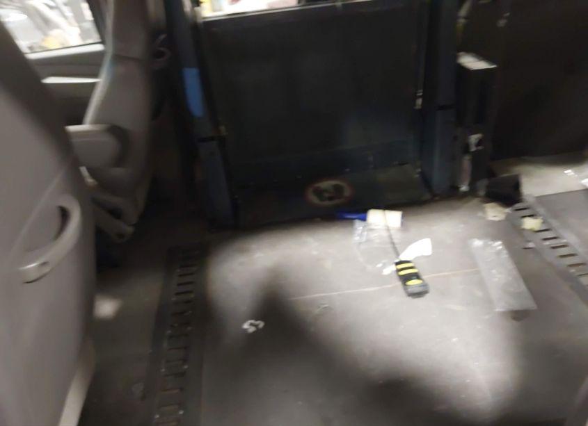 Photo 8 of 2005 Chevrolet Express (VIN 1GNFH15T151137579)