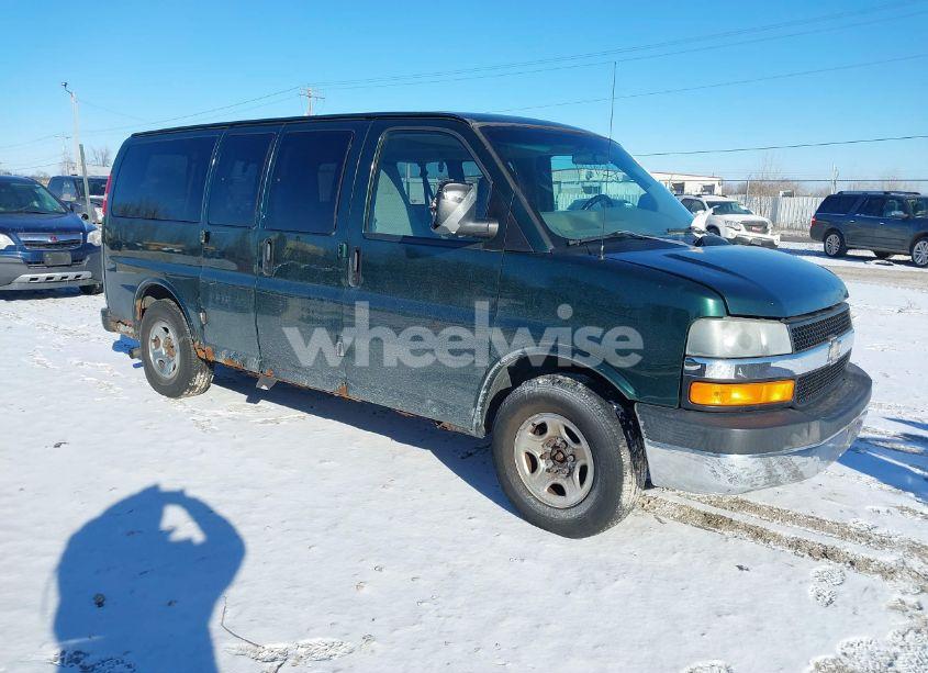 2005 Chevrolet Express (VIN 1GNFH15T651204290) main photo