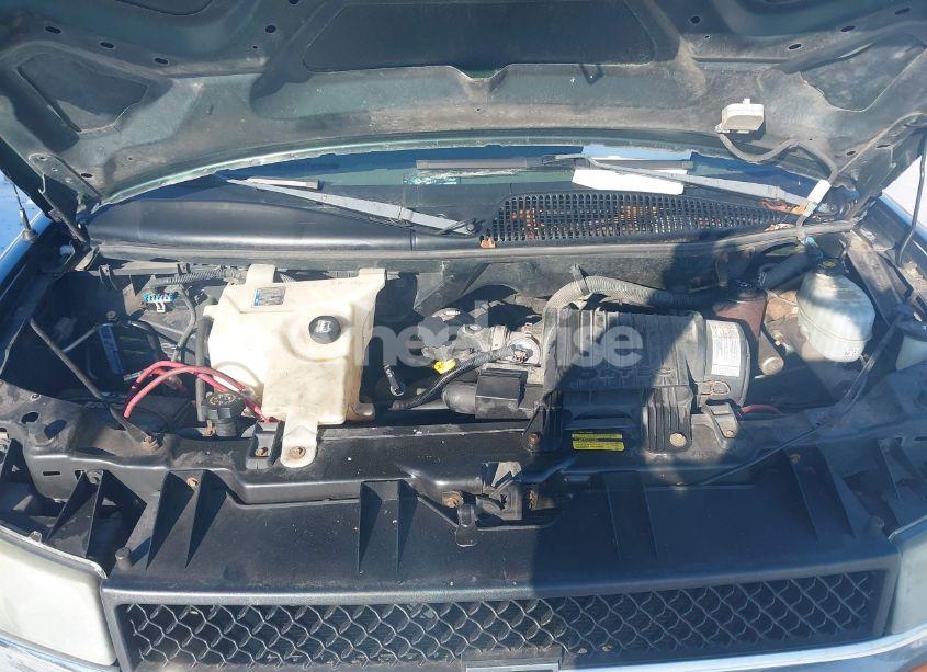 Photo 10 of 2005 Chevrolet Express (VIN 1GNFH15T651204290)