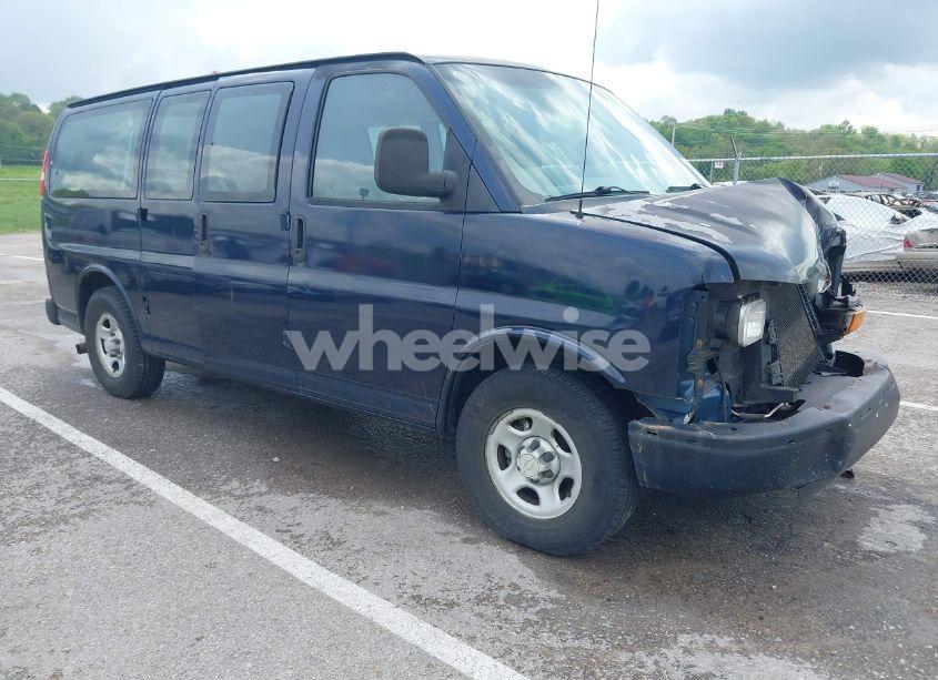 2006 Chevrolet Express LS (VIN 1GNFH15T861273113) main photo