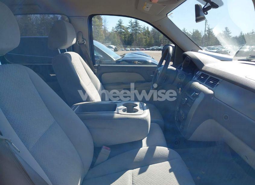 Photo 5 of 2007 Chevrolet Tahoe LS (VIN 1GNFK13007J198306)