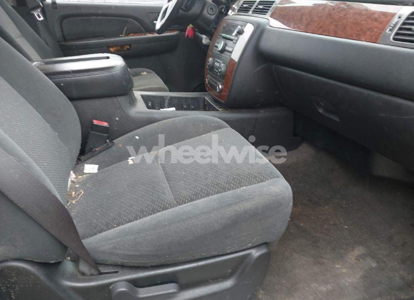 Photo 5 of 2007 Chevrolet Tahoe LT (VIN 1GNFK13007R179398)