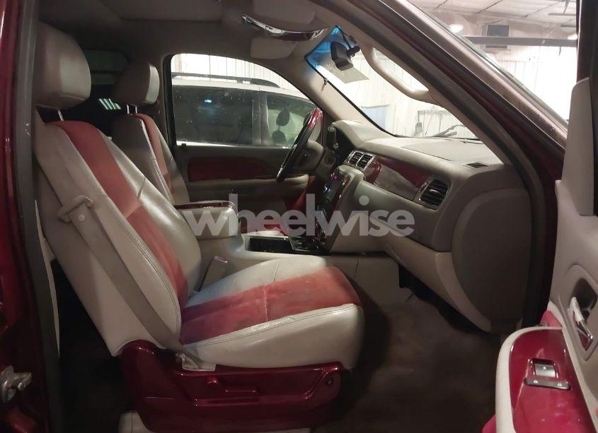 Photo 5 of 2007 Chevrolet Tahoe LT (VIN 1GNFK13007R264239)