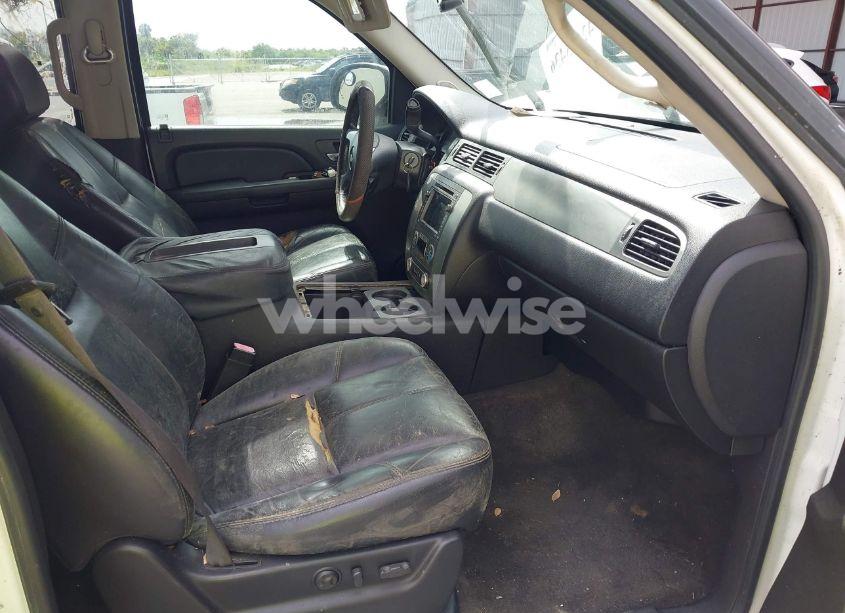 Photo 5 of 2007 Chevrolet Tahoe LT (VIN 1GNFK13007R395137)