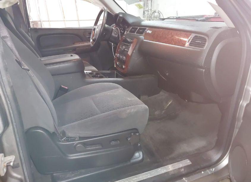 Photo 5 of 2008 Chevrolet Tahoe LT (VIN 1GNFK13008J149298)