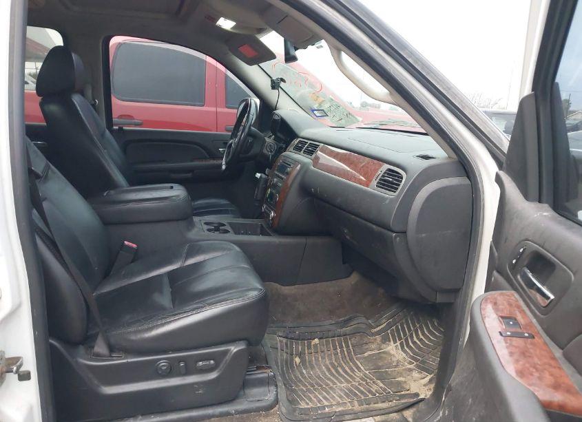 Photo 5 of 2008 Chevrolet Tahoe LT (VIN 1GNFK13008R273914)