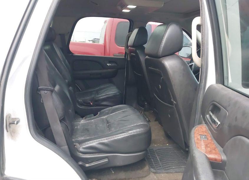 Photo 8 of 2008 Chevrolet Tahoe LT (VIN 1GNFK13008R273914)