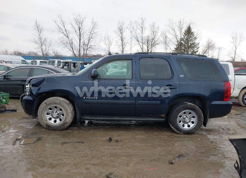 Photo 14 of 2007 Chevrolet Tahoe LTZ (VIN 1GNFK13017J110542)