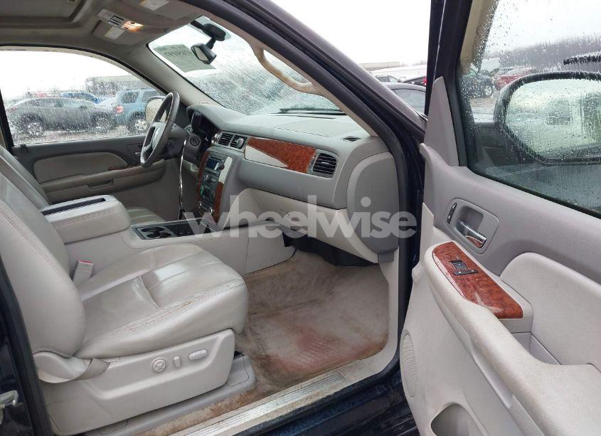 Photo 5 of 2007 Chevrolet Tahoe LTZ (VIN 1GNFK13017J110542)