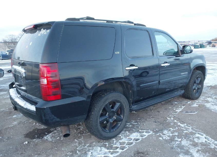Photo 4 of 2007 Chevrolet Tahoe LTZ (VIN 1GNFK13017J257265)