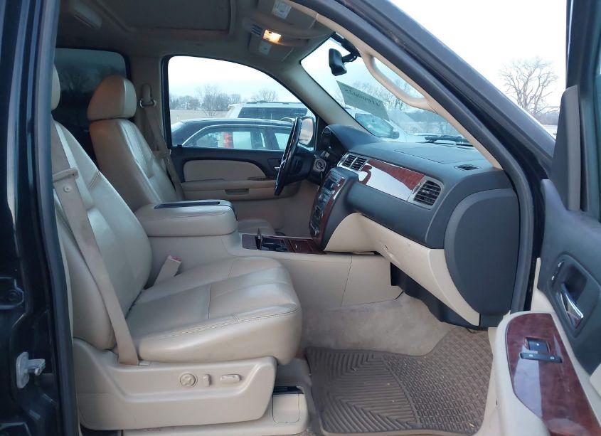 Photo 5 of 2007 Chevrolet Tahoe LTZ (VIN 1GNFK13017J257265)