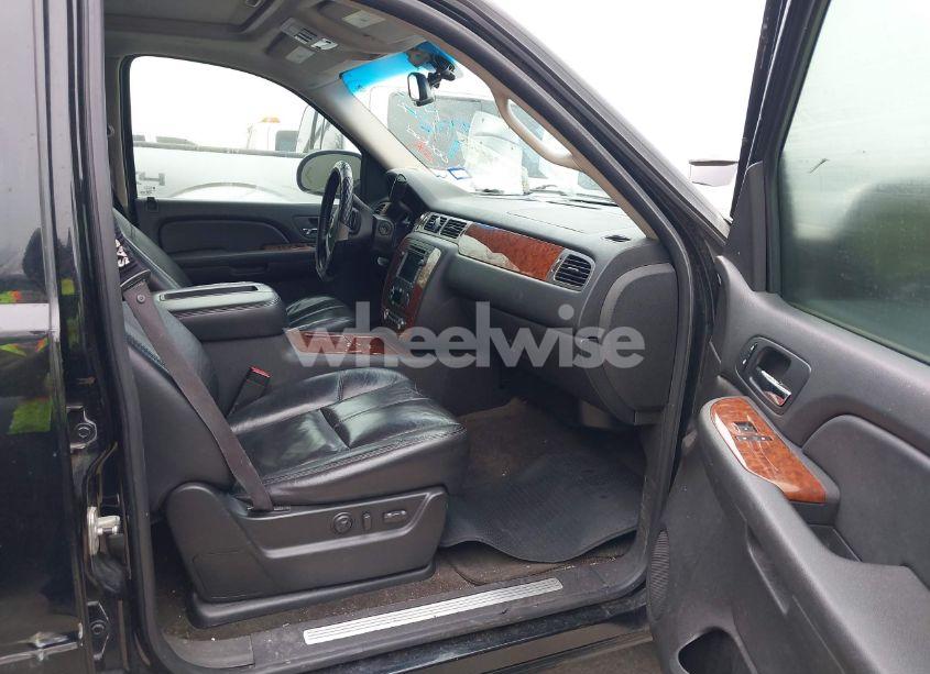 Photo 5 of 2007 Chevrolet Tahoe LTZ (VIN 1GNFK13017J385098)