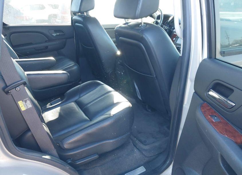 Photo 8 of 2007 Chevrolet Tahoe LTZ (VIN 1GNFK13017R115886)