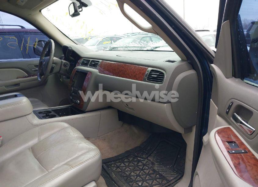 Photo 5 of 2007 Chevrolet Tahoe LT (VIN 1GNFK13017R233050)