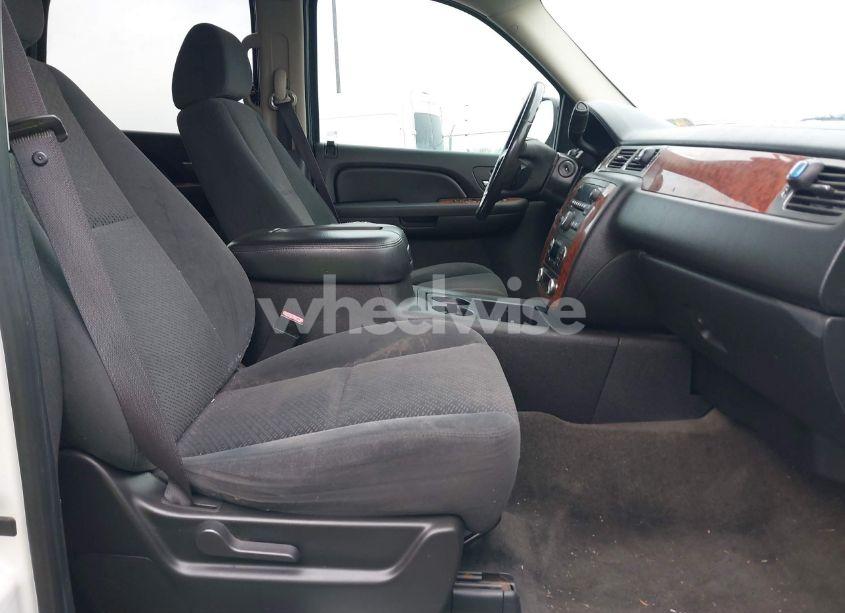 Photo 5 of 2007 Chevrolet Tahoe LT (VIN 1GNFK13017R257221)