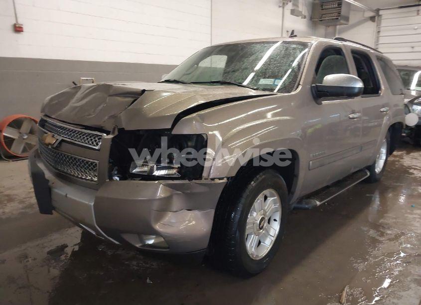 Photo 2 of 2007 Chevrolet Tahoe LT (VIN 1GNFK13017R328935)