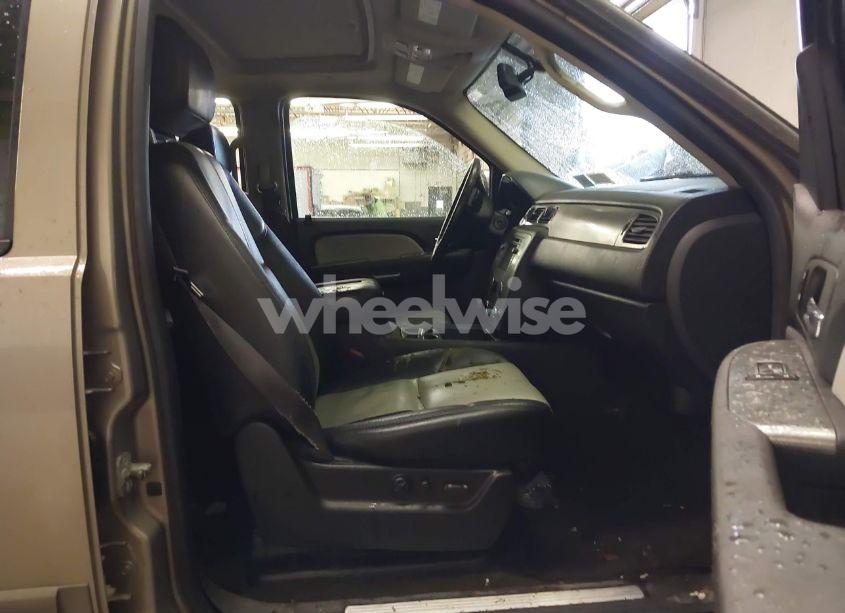 Photo 5 of 2007 Chevrolet Tahoe LT (VIN 1GNFK13017R328935)