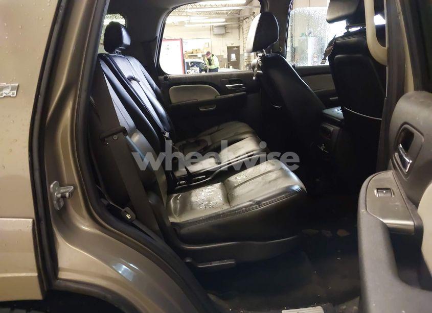 Photo 8 of 2007 Chevrolet Tahoe LT (VIN 1GNFK13017R328935)