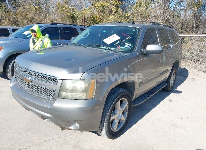 Photo 2 of 2007 Chevrolet Tahoe LT (VIN 1GNFK13017R382185)