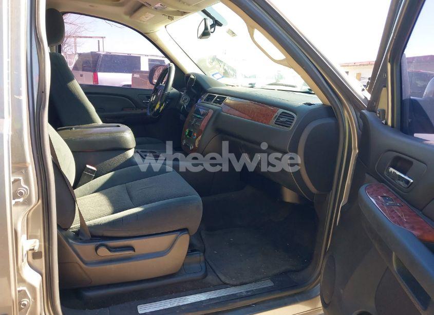 Photo 5 of 2007 Chevrolet Tahoe LT (VIN 1GNFK13017R382185)