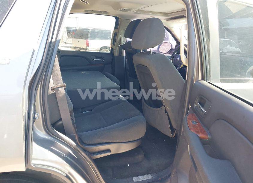 Photo 8 of 2007 Chevrolet Tahoe LT (VIN 1GNFK13017R382185)