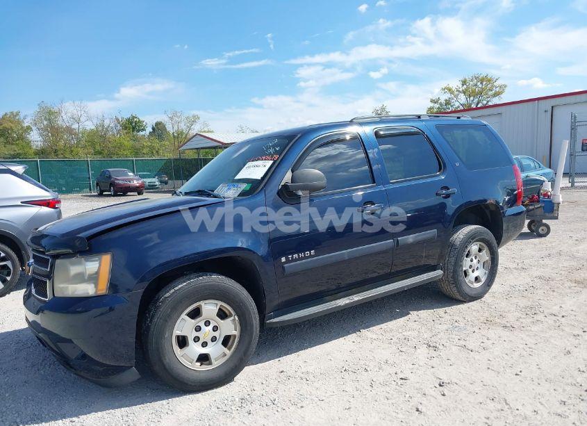 Photo 2 of 2008 Chevrolet Tahoe LT (VIN 1GNFK13018J101762)