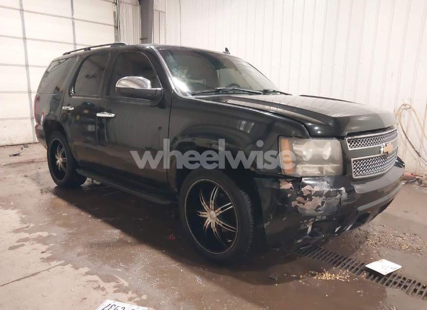 2008 Chevrolet Tahoe LTZ (VIN 1GNFK13018J107268) main photo