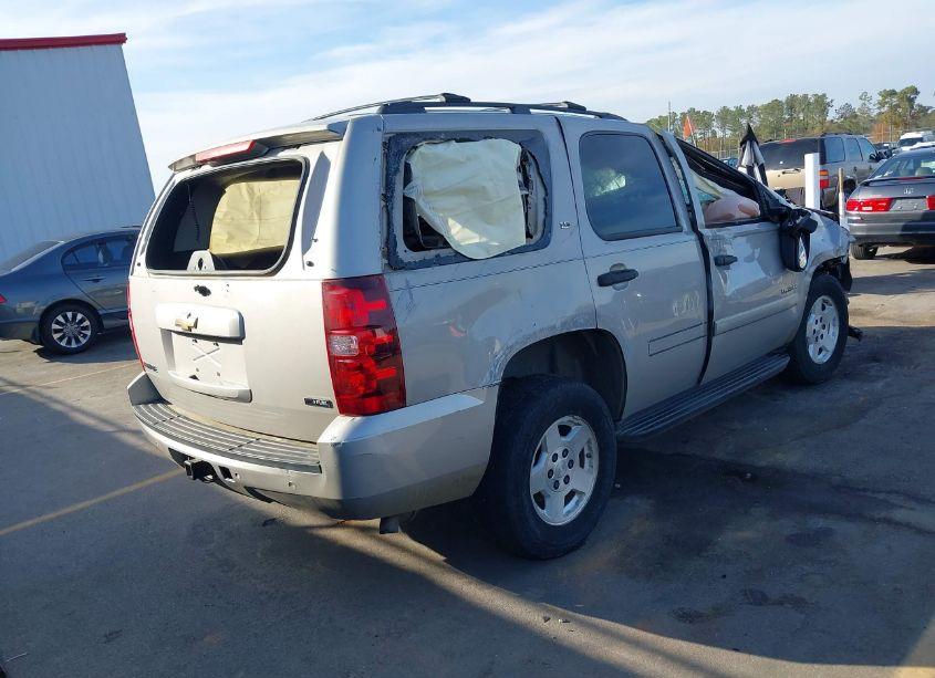 Photo 4 of 2008 Chevrolet Tahoe LS (VIN 1GNFK13018J159371)