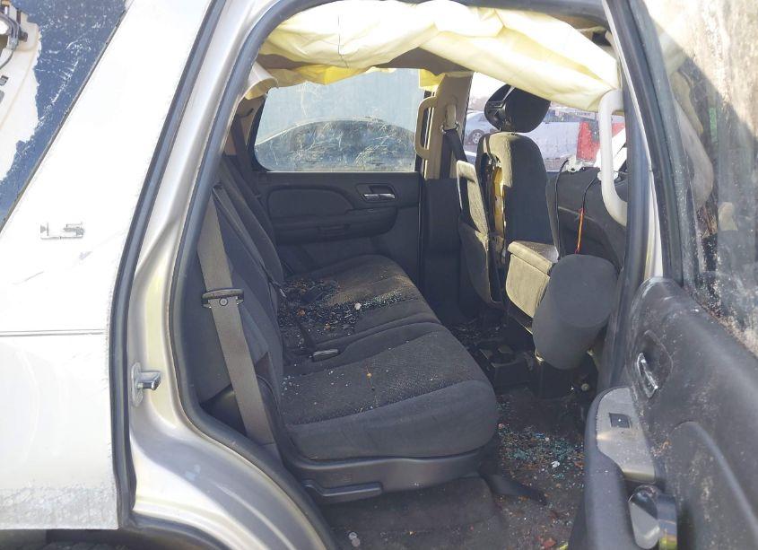 Photo 8 of 2008 Chevrolet Tahoe LS (VIN 1GNFK13018J159371)