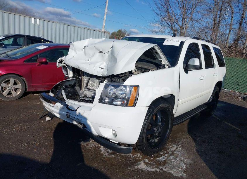 Photo 2 of 2008 Chevrolet Tahoe LTZ (VIN 1GNFK13018J168409)