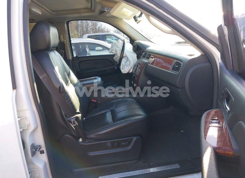 Photo 5 of 2008 Chevrolet Tahoe LTZ (VIN 1GNFK13018J168409)