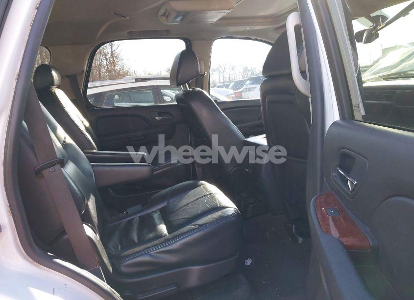 Photo 8 of 2008 Chevrolet Tahoe LTZ (VIN 1GNFK13018J168409)