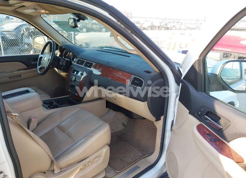 Photo 5 of 2008 Chevrolet Tahoe LT (VIN 1GNFK13018J183220)