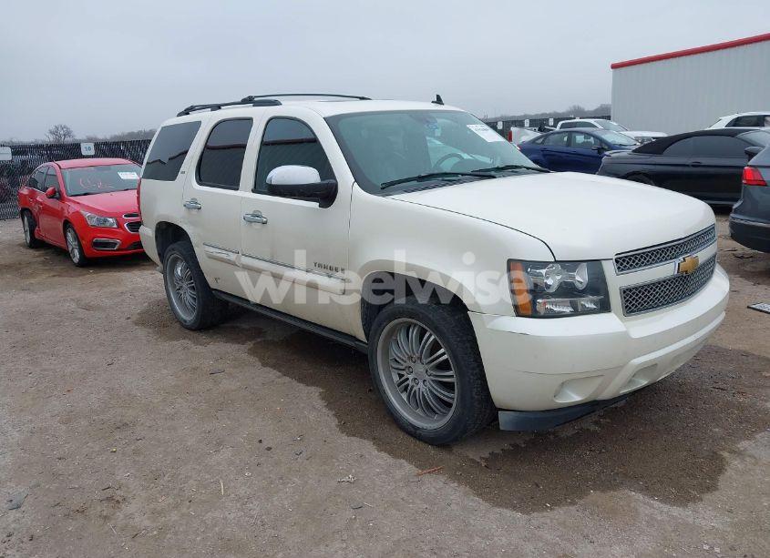 2008 Chevrolet Tahoe LTZ (VIN 1GNFK13018R177922) main photo