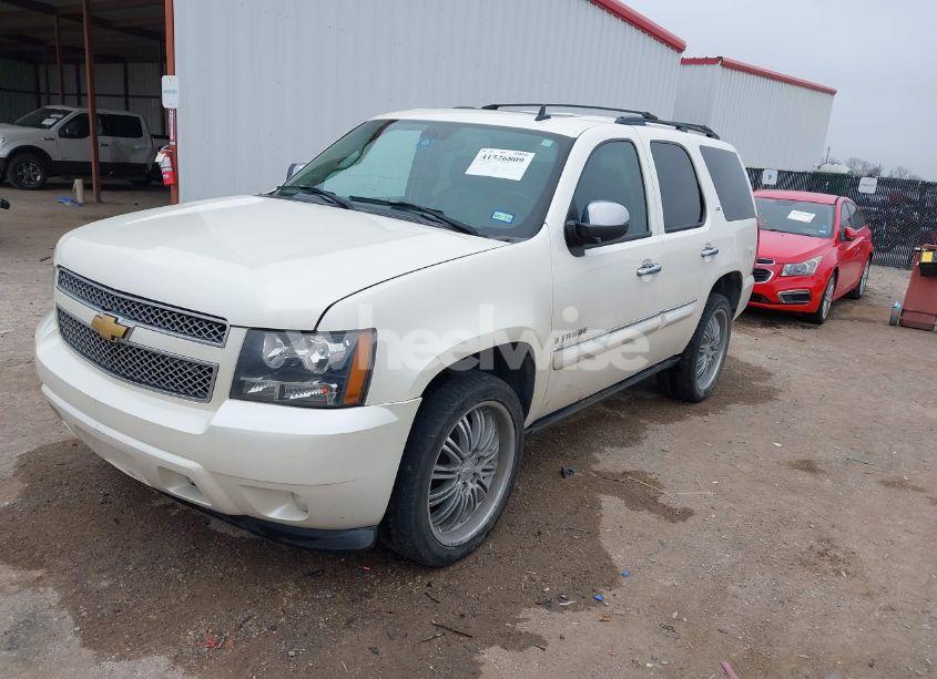 Photo 2 of 2008 Chevrolet Tahoe LTZ (VIN 1GNFK13018R177922)