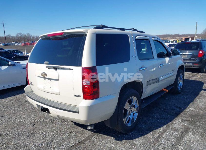 Photo 4 of 2008 Chevrolet Tahoe LTZ (VIN 1GNFK13018R178472)